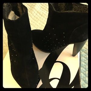 Nine West Black Suede Boot Size 7 1/2M